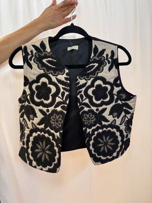 GILET SANS MANCHE BRODÉ