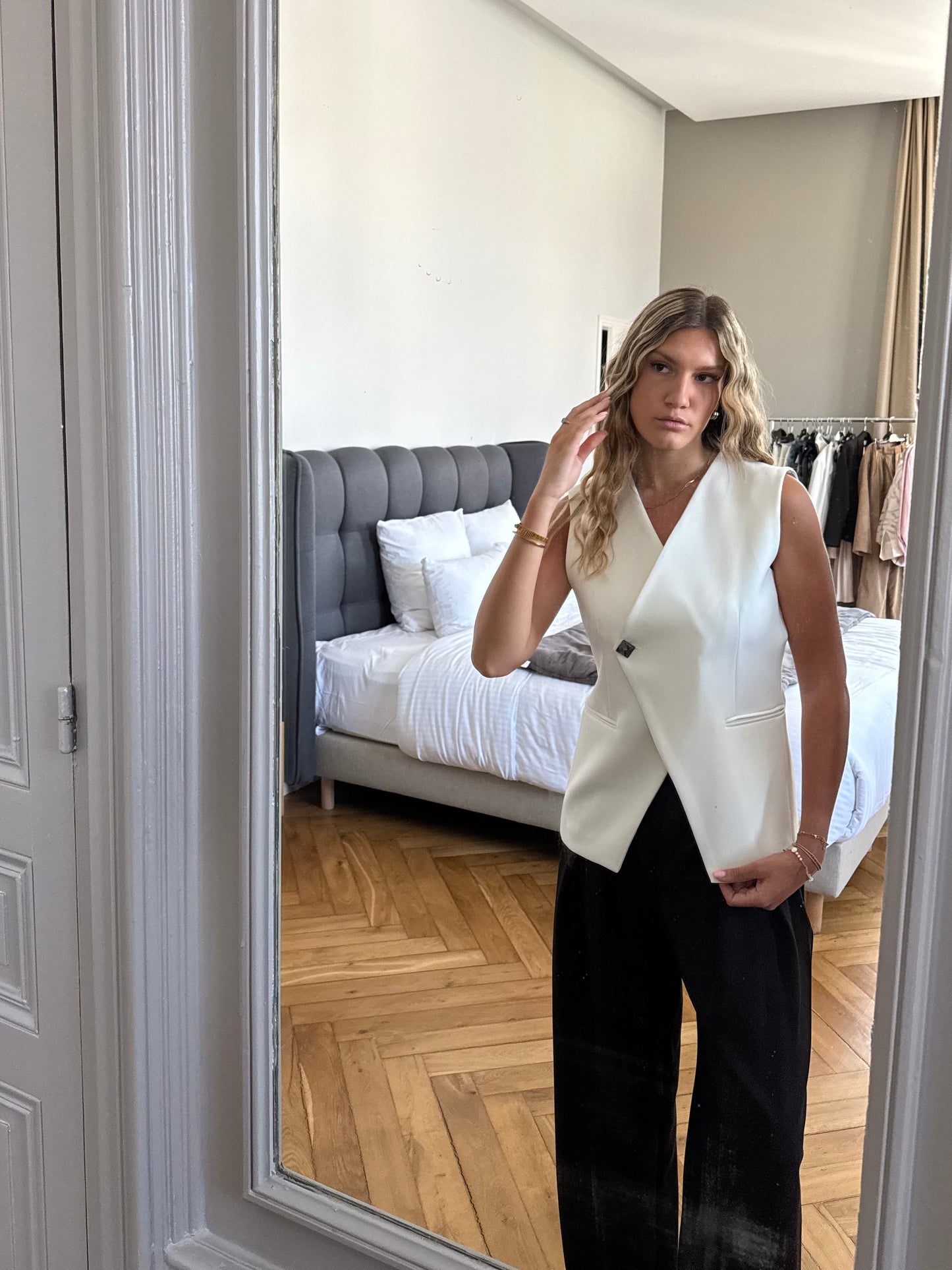VESTE SANS MANCHE BLANCHE